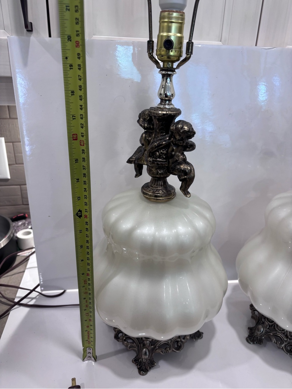 Pair Of Vintage Cornell Victorian Cherub Lamp Hollywood Regency - Picture 12 of 16